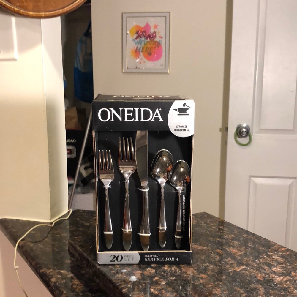 Oneida Stainless Steel 20Pc Service Set for 4
